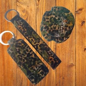 Keychain set with a sandstone car coaster